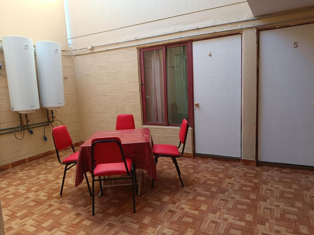 Hostal Ollague, Habitaciones Con Bano Privado Calama Kültér fotó
